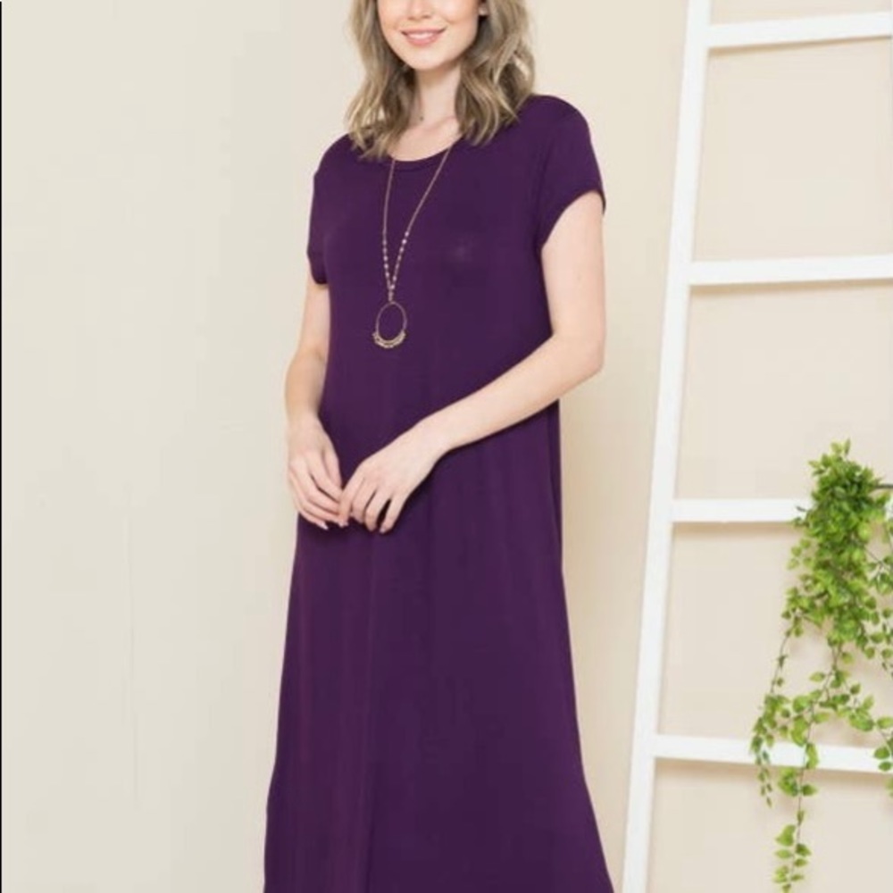 Short sleeve maxi dress with side slits